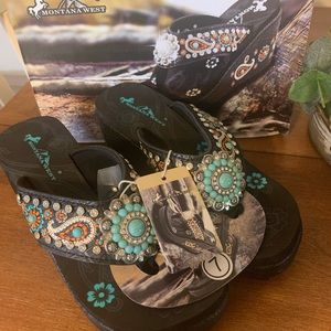 Mountain West flip flops